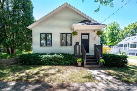 Photo of 2519 S Superior St, Milwaukee, WI 53207 (MLS # 1973441)