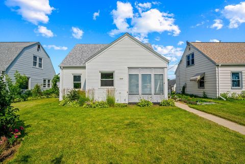 Photo of 3218 S Chase Ave, Milwaukee, WI 53207 (MLS # 1931819)