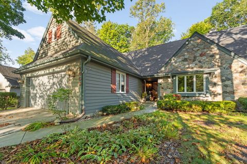 Photo of 12409 N Golf Dr, Mequon, WI 53092 (MLS # 1936869)