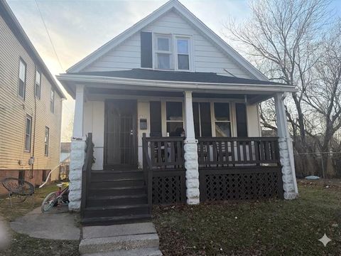 Photo of 1941 N 21st St, Milwaukee, WI 53205 (MLS # 1959293)
