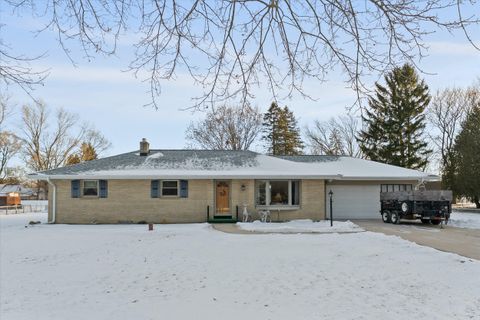 Photo of 5923 Sunny Ln, Cedarburg, WI 53024 (MLS # 1948673)