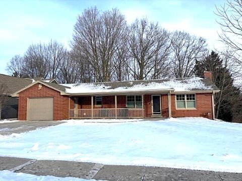 Photo of 1530 13th Ave, Grafton, WI 53024 (MLS # 1949165)