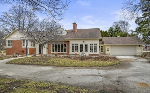 Photo of 7009 Wellauer Dr, Wauwatosa, WI 53213 (MLS # 1953415)