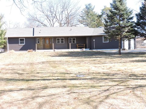 Photo of 1227 S Main St, Fort Atkinson, WI 53538 (MLS # 1953151)