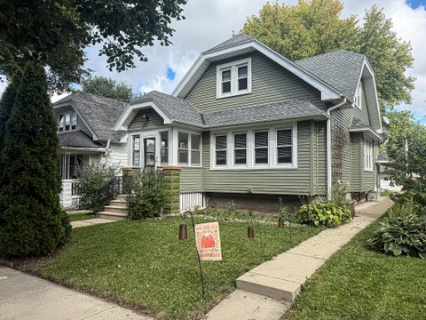 Photo of 2222 S 78th St, West Allis, WI 53219 (MLS # 1982282)
