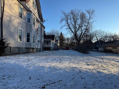 Photo of 3336 N 11th St, Milwaukee, WI 53206 (MLS # 1947593)