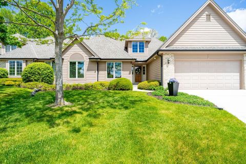 Photo of 19190 Stonehedge Dr, Brookfield, WI 53045 (MLS # 1962015)