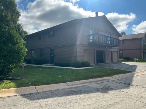 Photo of 6970 N Raintree Ct, Milwaukee, WI 53223 (MLS # 1940113)
