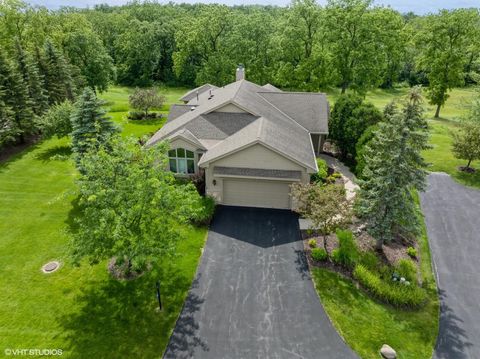 Photo of 572 Trevino Dr, Geneva, WI 53147 (MLS # 1954407)