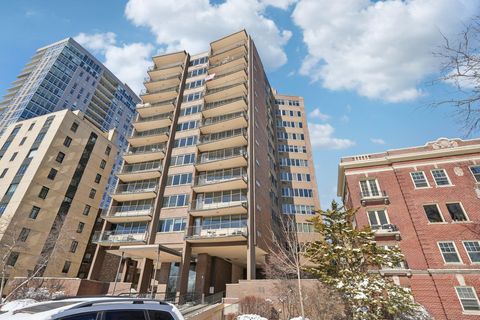 Photo of 1919 N Summit Ave, Milwaukee, WI 53202 (MLS # 1954026)