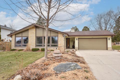 Photo of 1011 N Webster St, Port Washington, WI 53074 (MLS # 1951465)