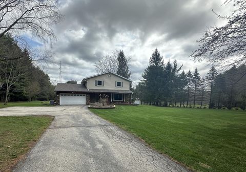 Photo of W309N174 Maple Ave, Delafield, WI 53188 (MLS # 1957803)