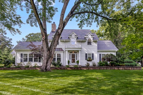 Photo of 14100 Oakdale Dr, Elm Grove, WI 53122 (MLS # 1977932)
