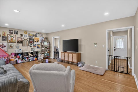 Photo of 7820 W Bradley Rd, Milwaukee, WI 53223 (MLS # 1977109)