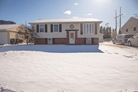 Photo of 3414 Birch St, La Crosse, WI 54601 (MLS # 1949001)