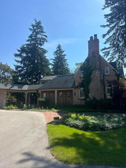 Photo of 10060 N Lake Shore Dr, Mequon, WI 53092 (MLS # 1924669)