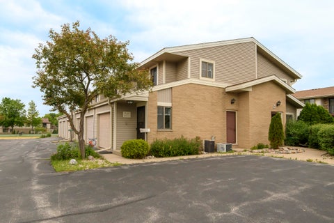 Photo of W177N9769 Riversbend Cir E, Germantown, WI 53022 (MLS # 1966317)