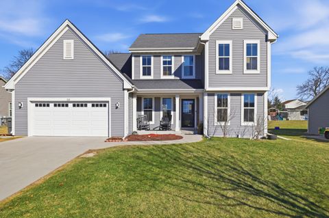 Photo of 717 Chadwick Dr, Watertown, WI 53094 (MLS # 1955224)