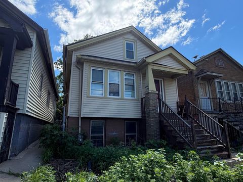 Photo of 1740 S 4th St, Milwaukee, WI 53204 (MLS # 1968090)