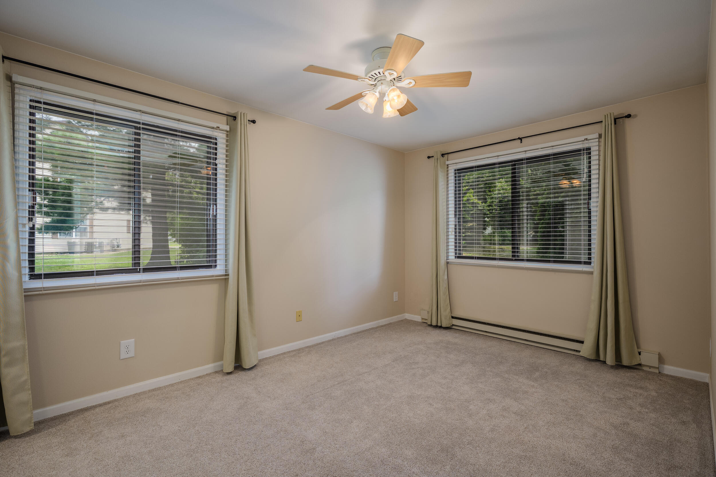 Kenosha, Wisconsin 53142, United States, 2 Bedrooms Bedrooms, ,2 BathroomsBathrooms,Residential,Active,174794