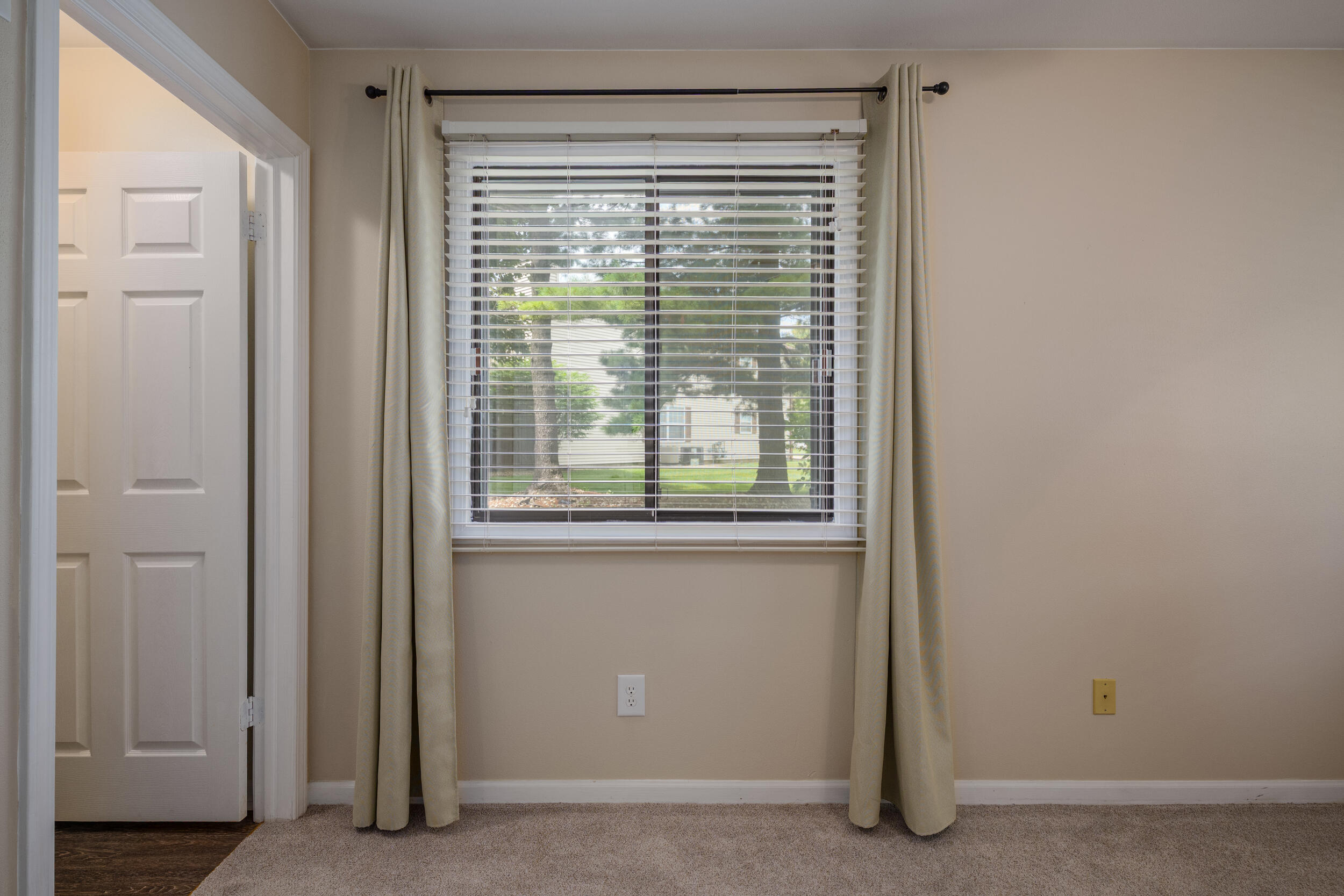 Kenosha, Wisconsin 53142, United States, 2 Bedrooms Bedrooms, ,2 BathroomsBathrooms,Residential,Active,174794