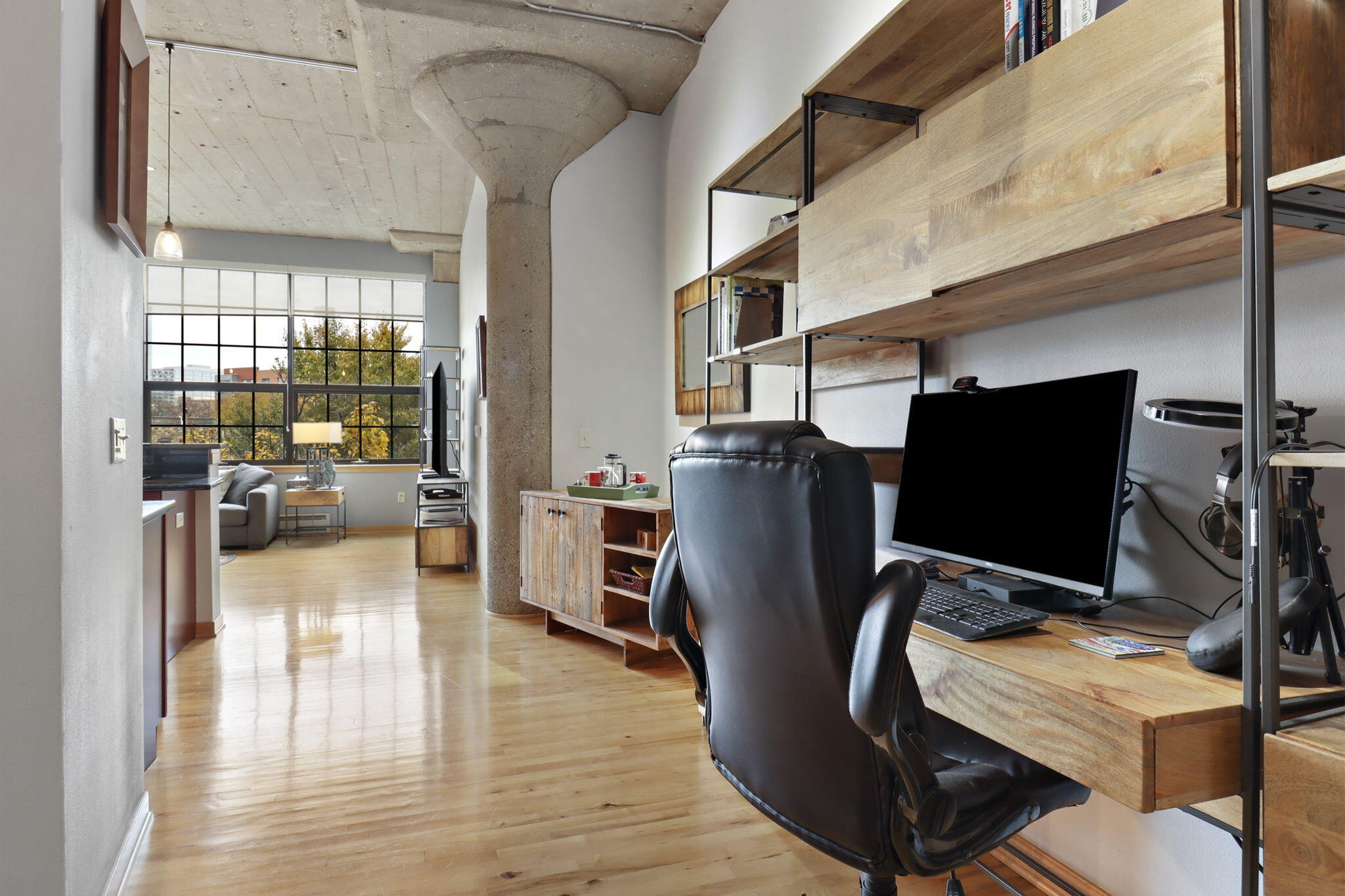 Milwaukee, Wisconsin 53202, United States, 1 Bedroom Bedrooms, ,1 BathroomBathrooms,Residential,Active,243857