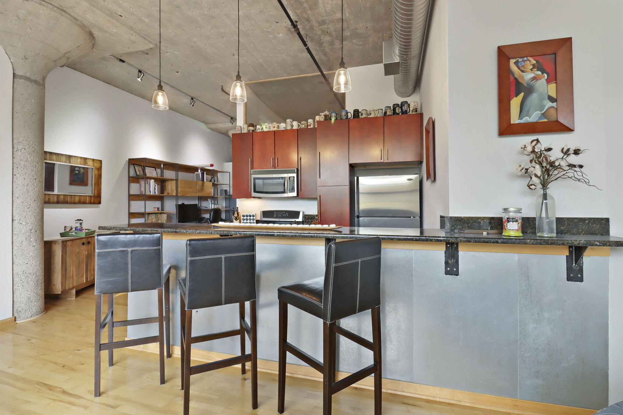 Milwaukee, Wisconsin 53202, United States, 1 Bedroom Bedrooms, ,1 BathroomBathrooms,Residential,Active,243857