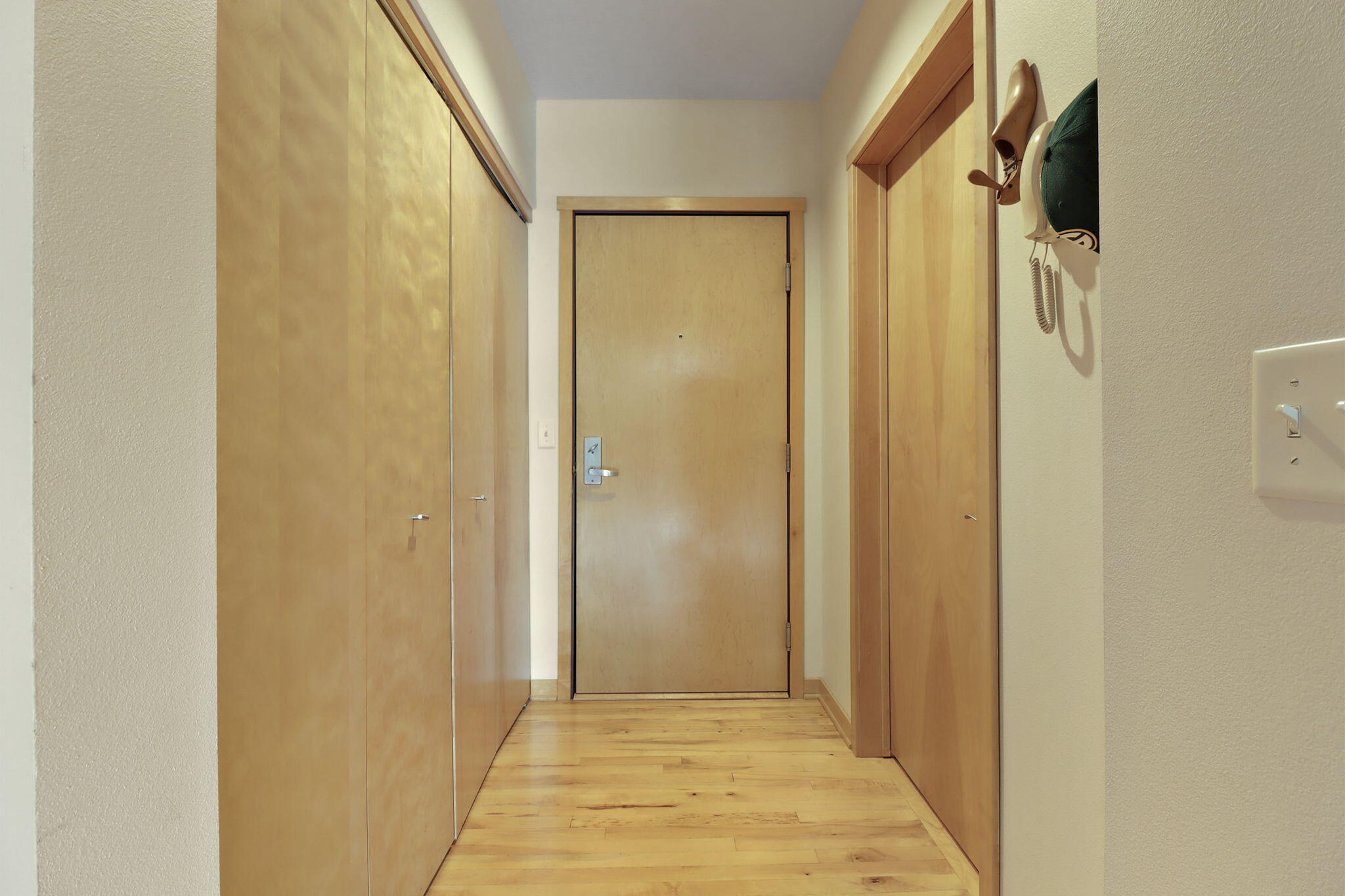 Milwaukee, Wisconsin 53202, United States, 1 Bedroom Bedrooms, ,1 BathroomBathrooms,Residential,Active,243857