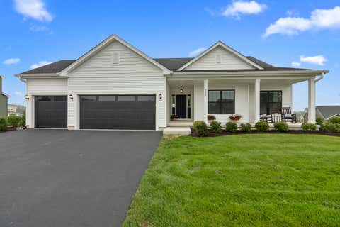 Photo of 555 N Boulder Ridge Dr, Lake Geneva, WI 53147 (MLS # 1976298)