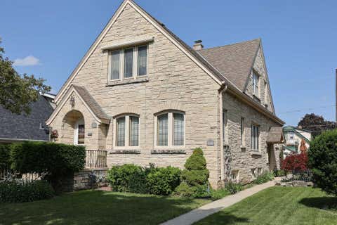 Photo of 3136 S 25th St, Milwaukee, WI 53215 (MLS # 1969817)