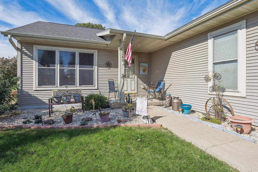 Twin Lakes, Wisconsin 53181, United States, 3 Bedrooms Bedrooms, ,2 BathroomsBathrooms,Residential,Active,227661