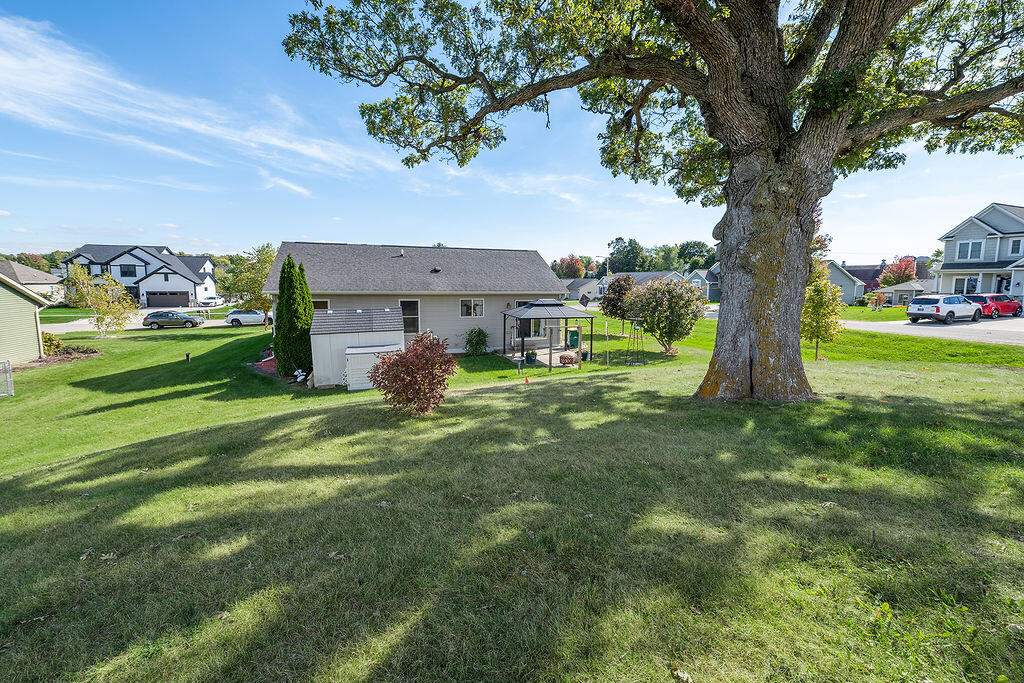 Twin Lakes, Wisconsin 53181, United States, 3 Bedrooms Bedrooms, ,2 BathroomsBathrooms,Residential,Active,227661