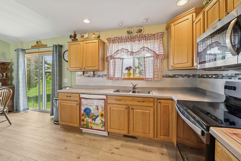 Twin Lakes, Wisconsin 53181, United States, 3 Bedrooms Bedrooms, ,2 BathroomsBathrooms,Residential,Active,227661