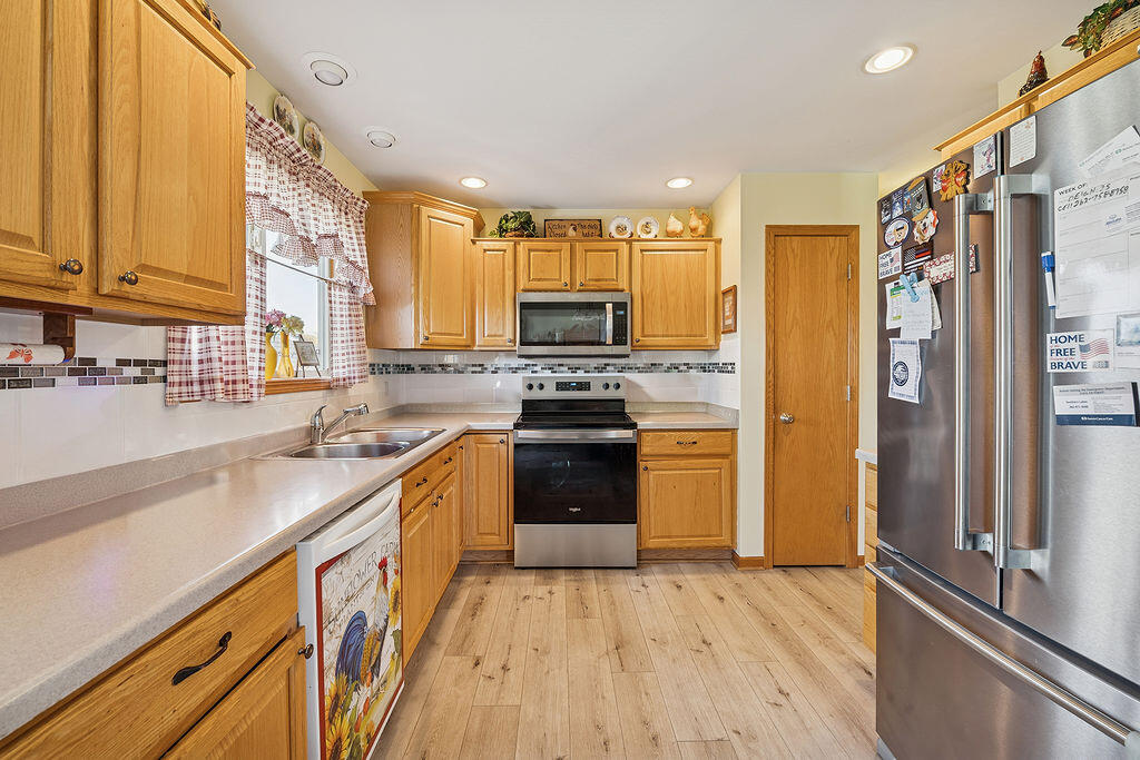 Twin Lakes, Wisconsin 53181, United States, 3 Bedrooms Bedrooms, ,2 BathroomsBathrooms,Residential,Active,227661