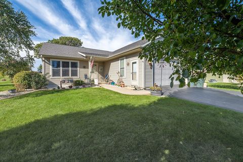 Photo of 207 Tomahawk Dr, Twin Lakes, WI 53181 (MLS # 1939189)