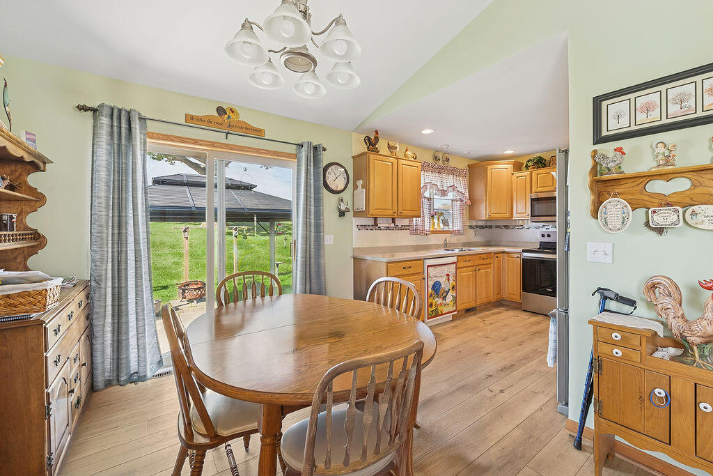 Twin Lakes, Wisconsin 53181, United States, 3 Bedrooms Bedrooms, ,2 BathroomsBathrooms,Residential,Active,227661