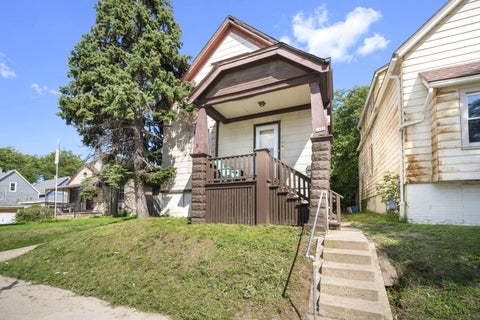Photo of 2426 S 35th St, Milwaukee, WI 53215 (MLS # 1980039)