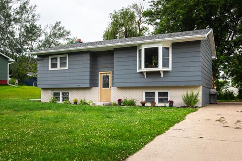Photo of 1606 Cliffview Dr, Holmen, WI 54636 (MLS # 1971062)