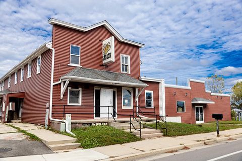Photo of N168W20788 Main St, Jackson, WI 53037 (MLS # 1962260)