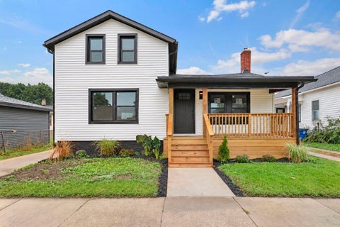 Photo of 1236 Grand Ave, Racine, WI 53403 (MLS # 1981497)
