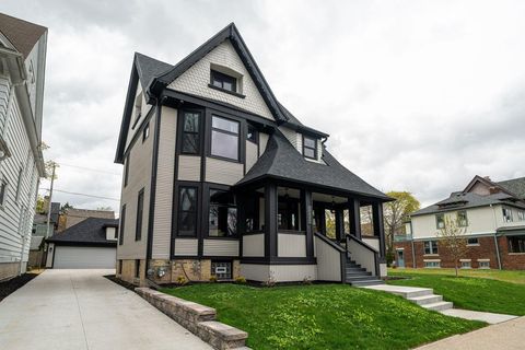 Photo of 3247 N Marietta Ave, Milwaukee, WI 53211 (MLS # 1959817)