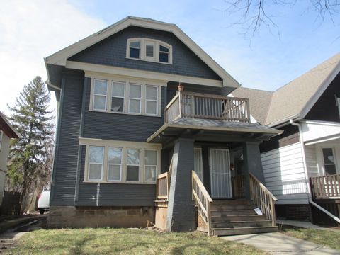 Photo of 3015 N 6th St, Milwaukee, WI 53212 (MLS # 1956623)