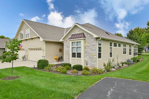 Photo of 918 Foxland Pl, West Bend, WI 53095 (MLS # 1980999)