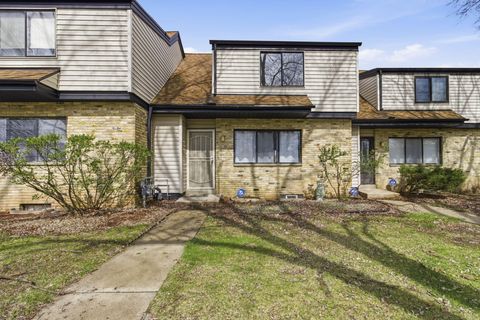 Photo of 10120 W Kiehnau Ave, Milwaukee, WI 53224 (MLS # 1959029)
