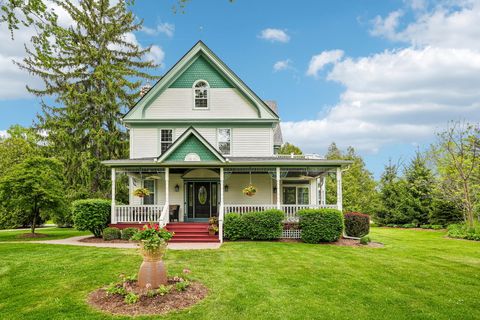 Photo of 10763 N Cedarburg Rd, Mequon, WI 53092 (MLS # 1963872)