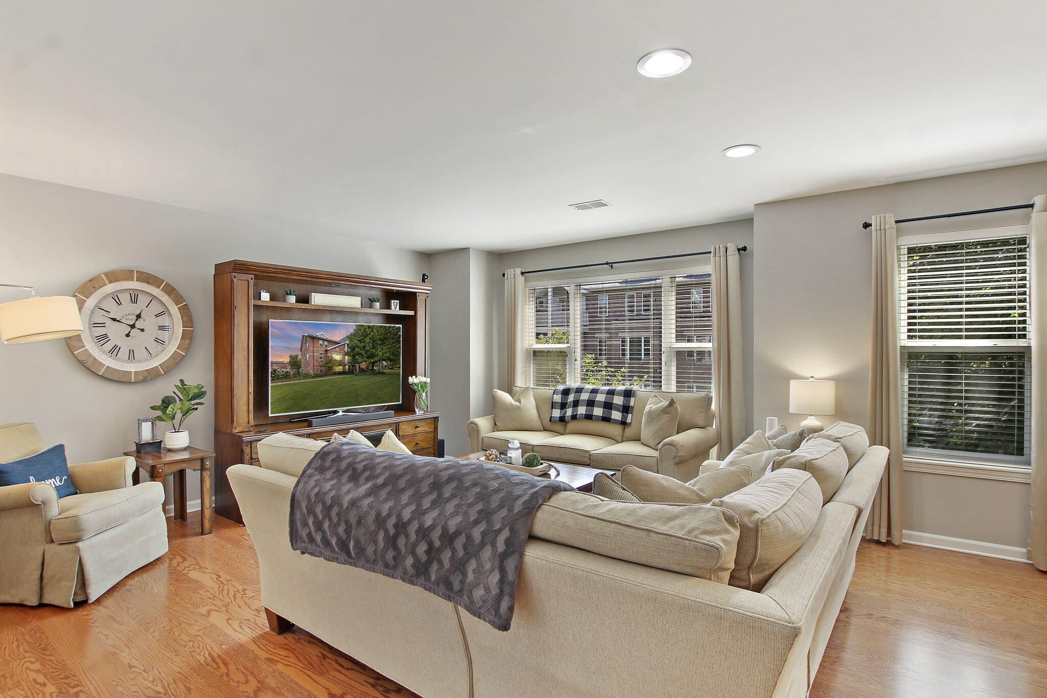 Kenosha, Wisconsin 53140, United States, 2 Bedrooms Bedrooms, ,3 BathroomsBathrooms,Residential,Active,155079