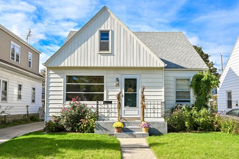 Photo of 209 N 70th St, Milwaukee, WI 53213 (MLS # 1940934)