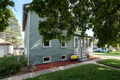 Photo of 1401 N Second St, Watertown, WI 53098 (MLS # 1939623)
