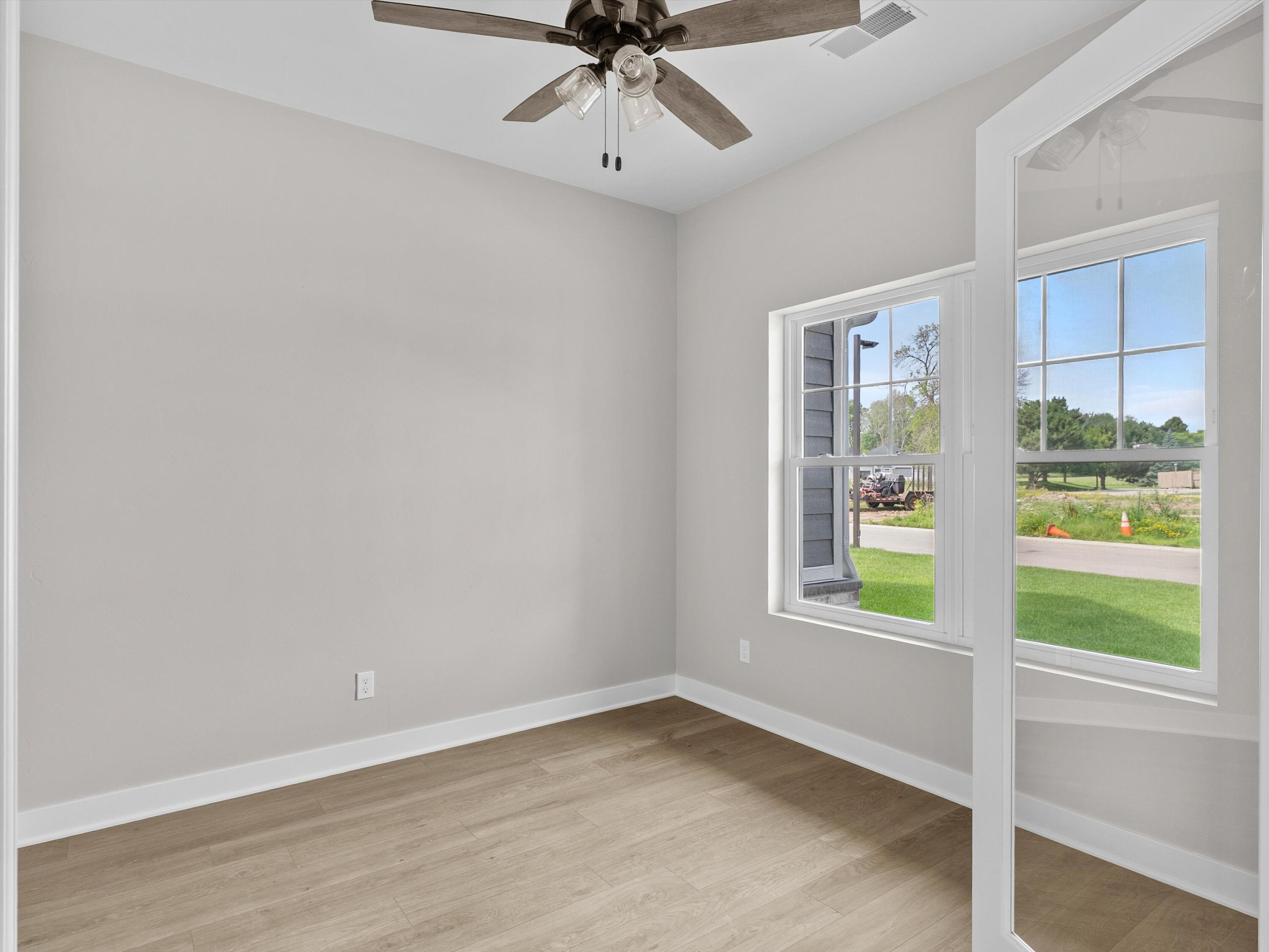 Manitowoc, Wisconsin 54220, United States, 3 Bedrooms Bedrooms, ,2 BathroomsBathrooms,Residential,Active,185041