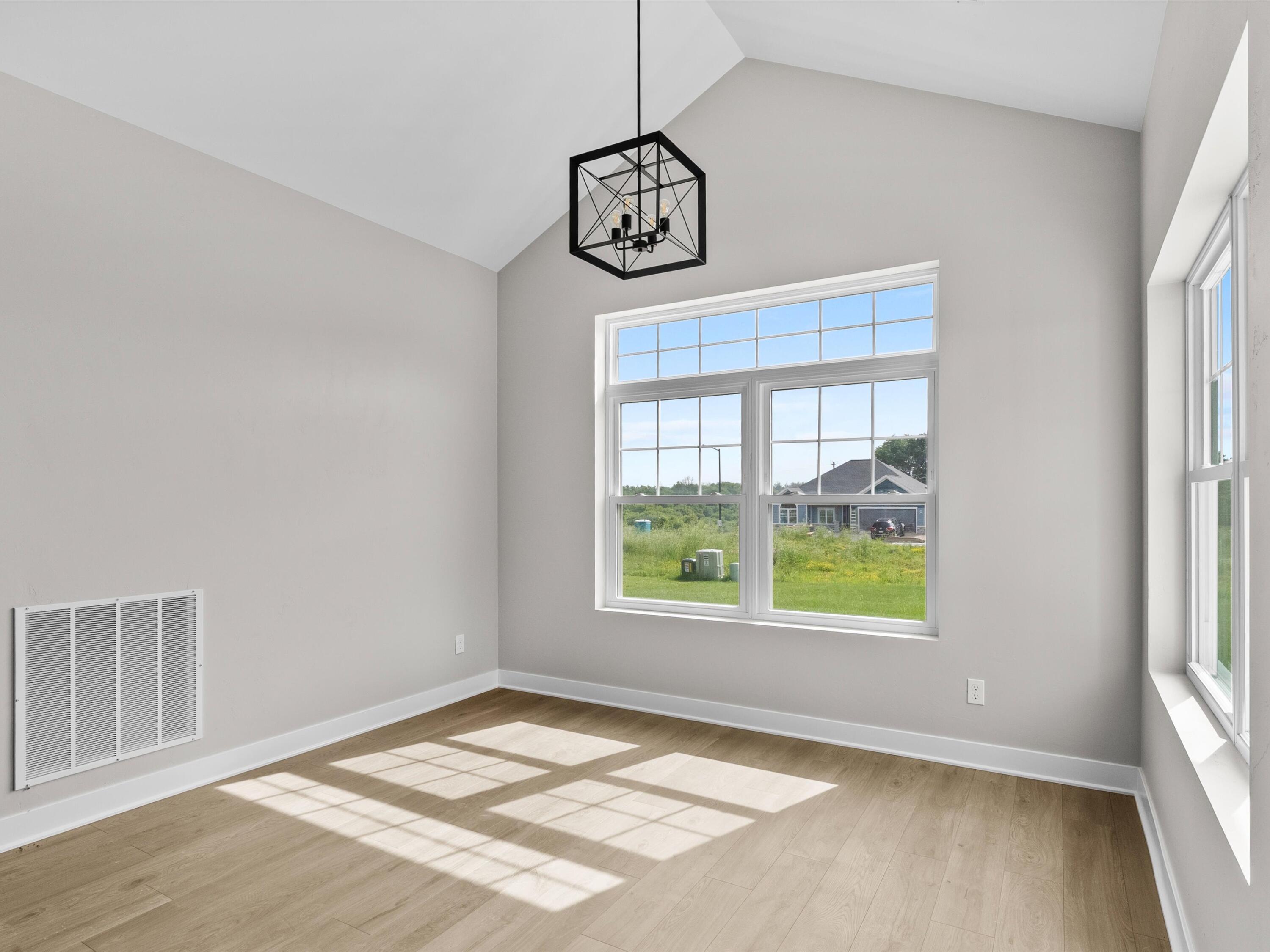 Manitowoc, Wisconsin 54220, United States, 3 Bedrooms Bedrooms, ,2 BathroomsBathrooms,Residential,Active,185041